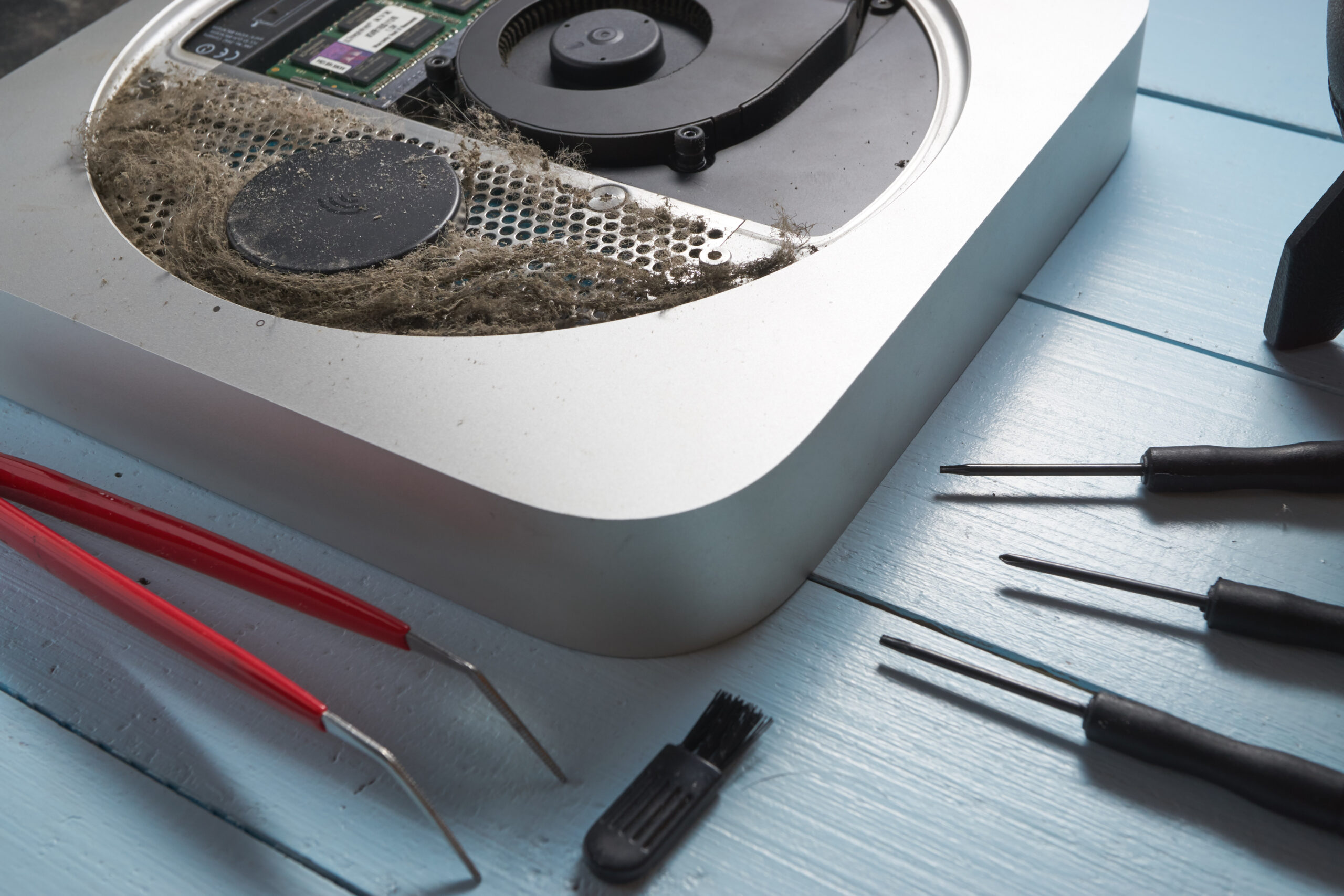 Mac Mini som er støvet