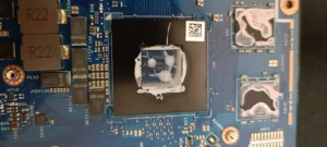 Nvidia grafikkort chip i bærbar med udtørret kølepasta