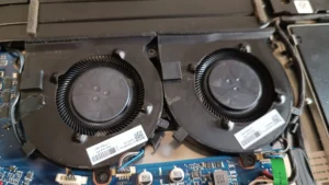 Blæsere i HP bærbar computer efter grundig rensning