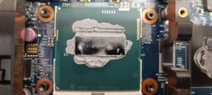 Udtørret kølepasta på bærbar CPU processor